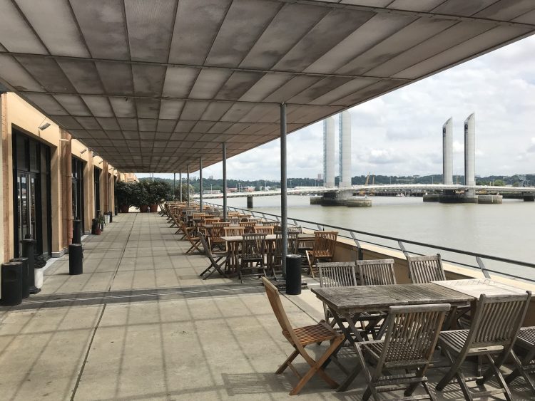 quais du campus de Bordeaux